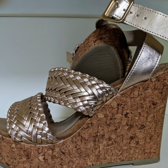 Faded Glory Heels - Picture 1 of 4